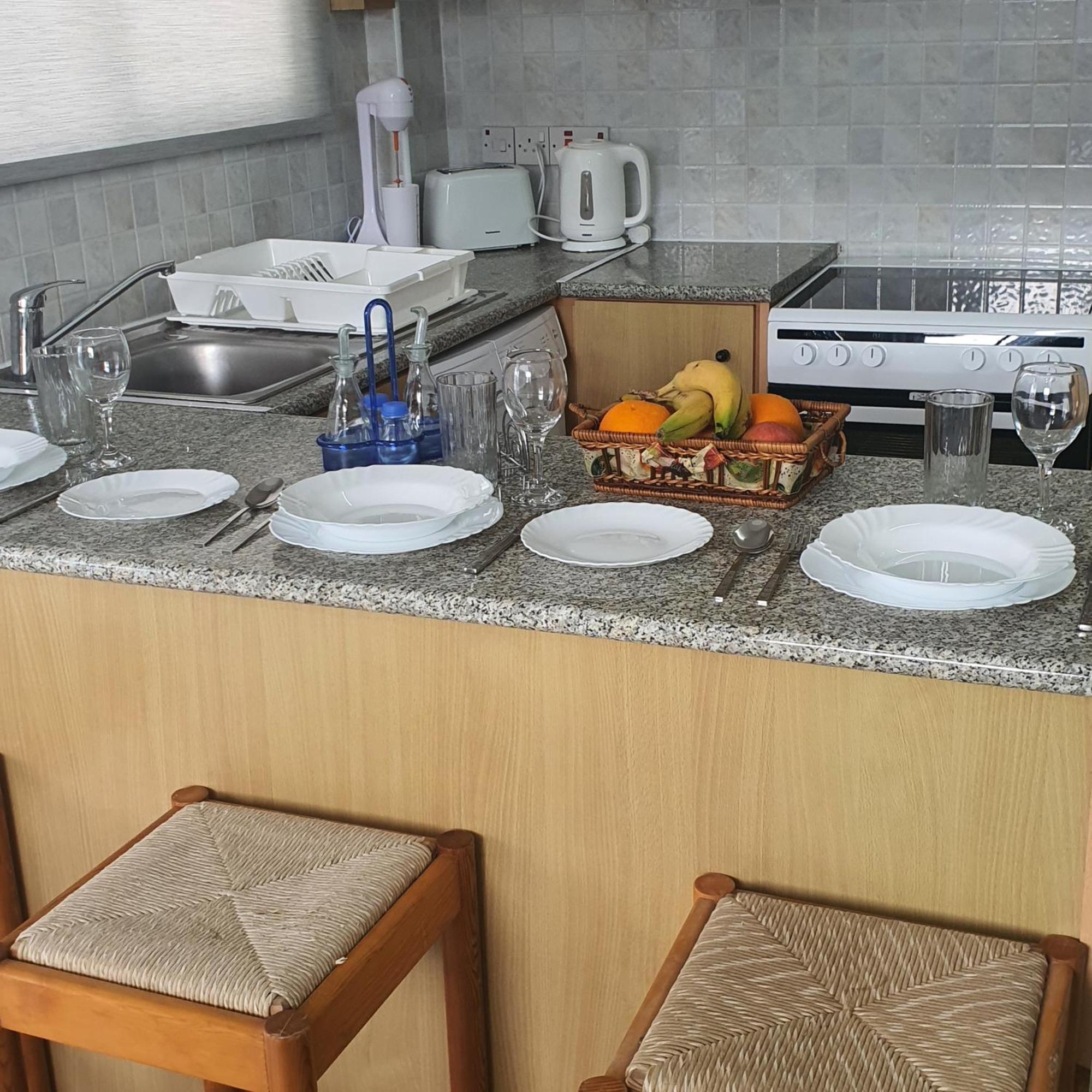 G&E Harbour Apartments Лачи Екстериор снимка