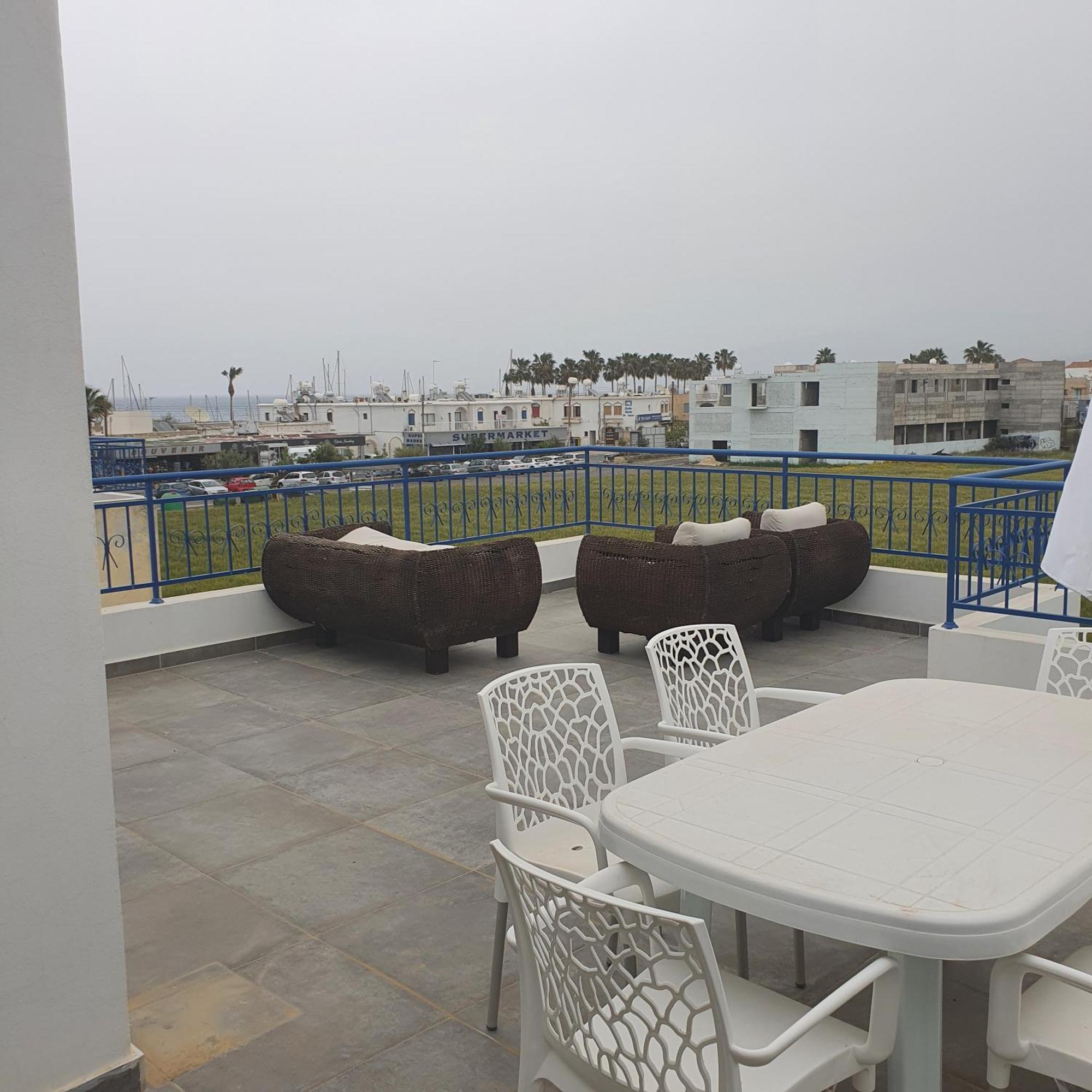 G&E Harbour Apartments Лачи Екстериор снимка