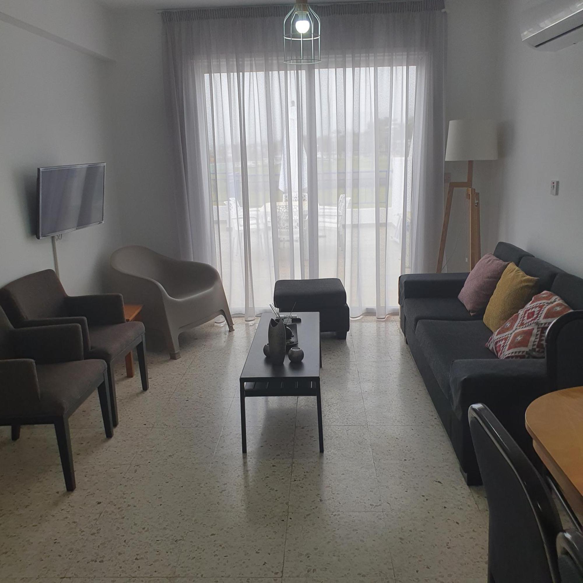 G&E Harbour Apartments Лачи Екстериор снимка