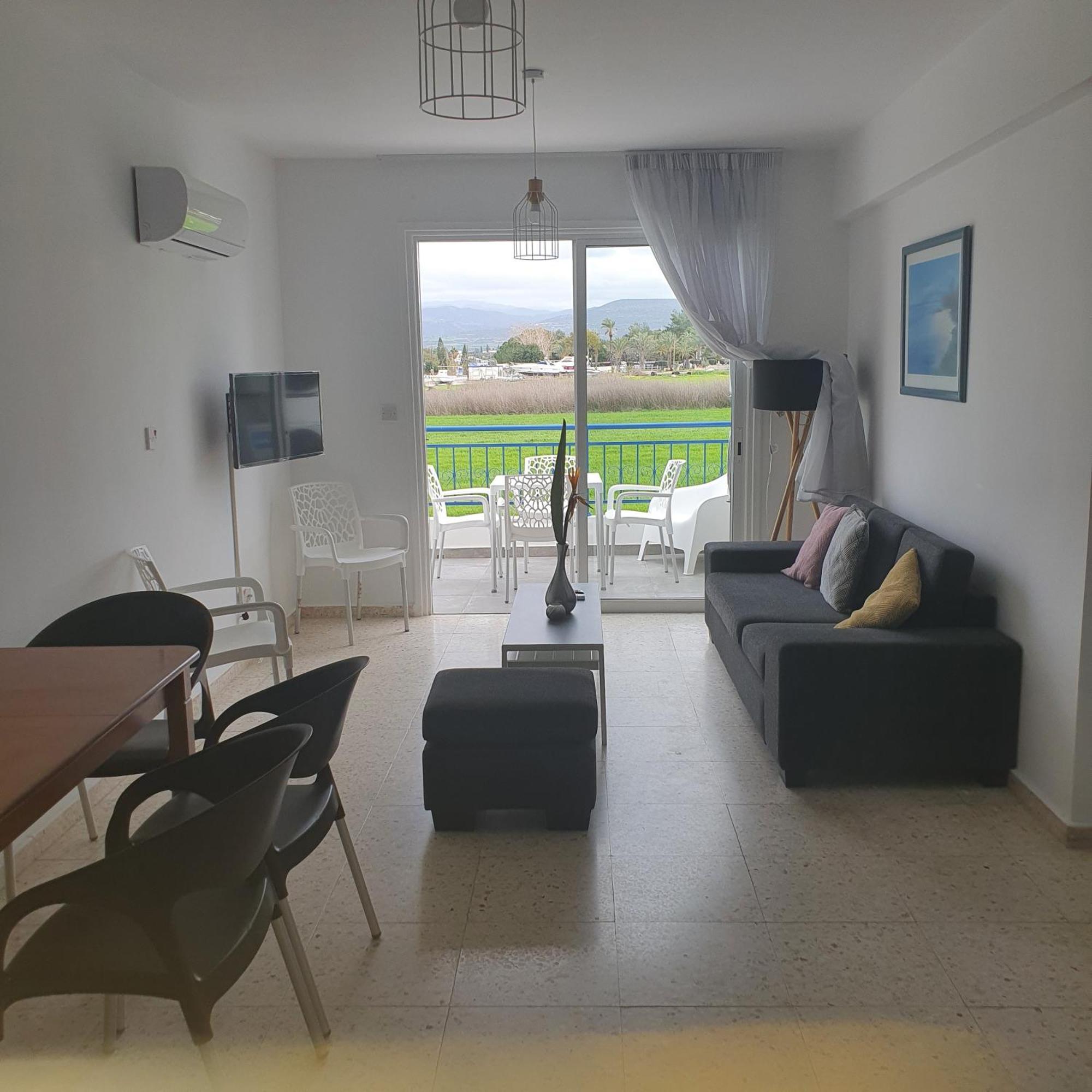 G&E Harbour Apartments Лачи Екстериор снимка