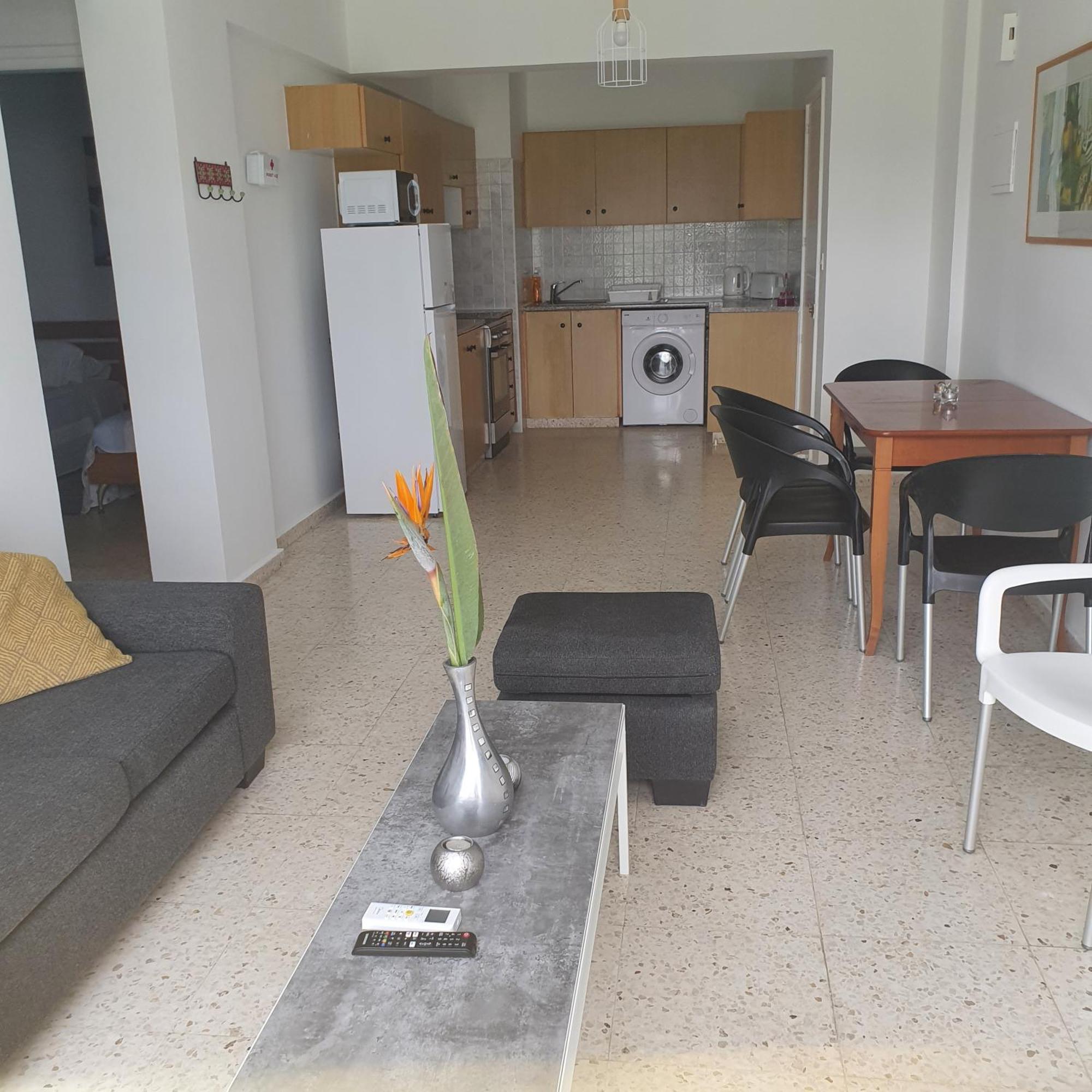 G&E Harbour Apartments Лачи Екстериор снимка