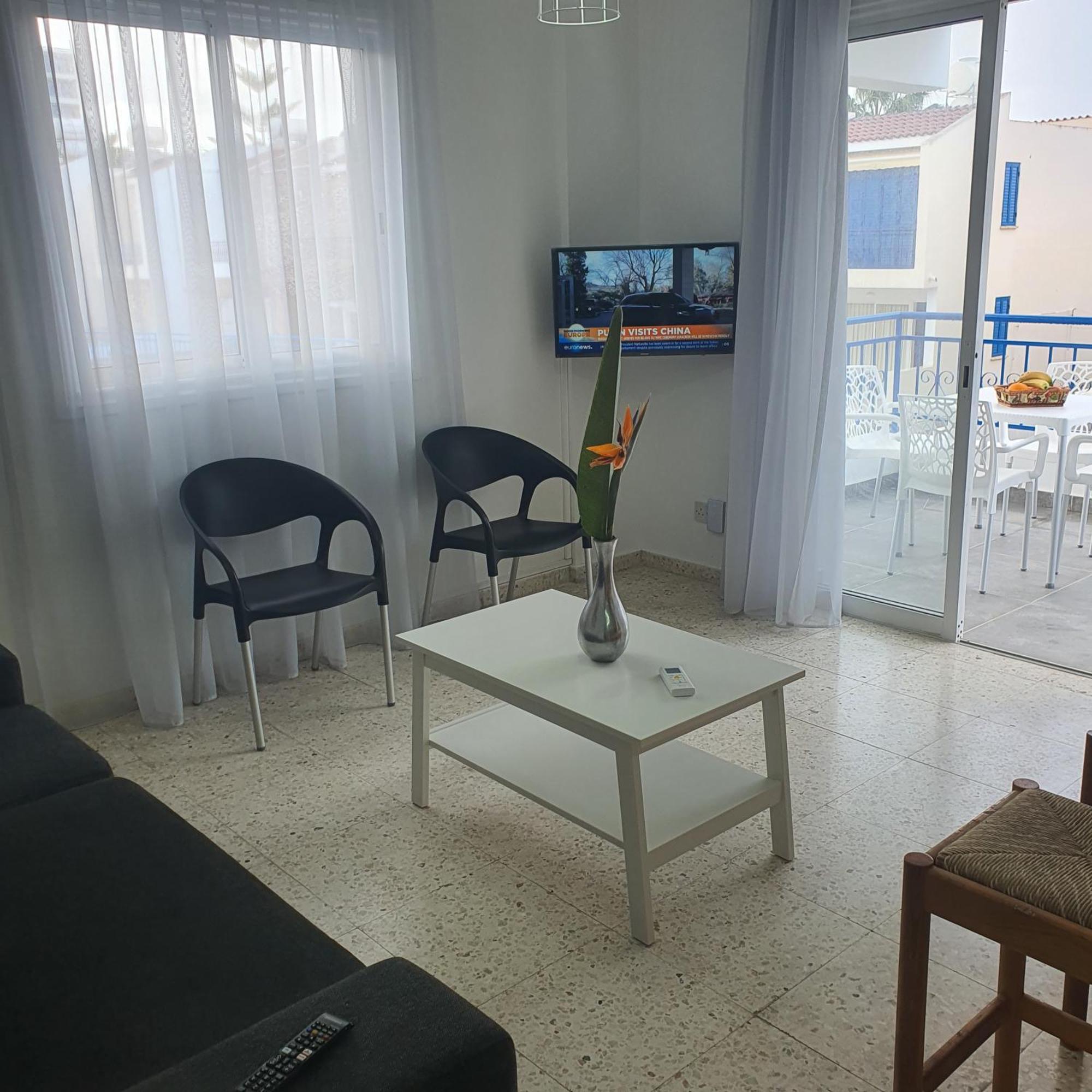 G&E Harbour Apartments Лачи Екстериор снимка