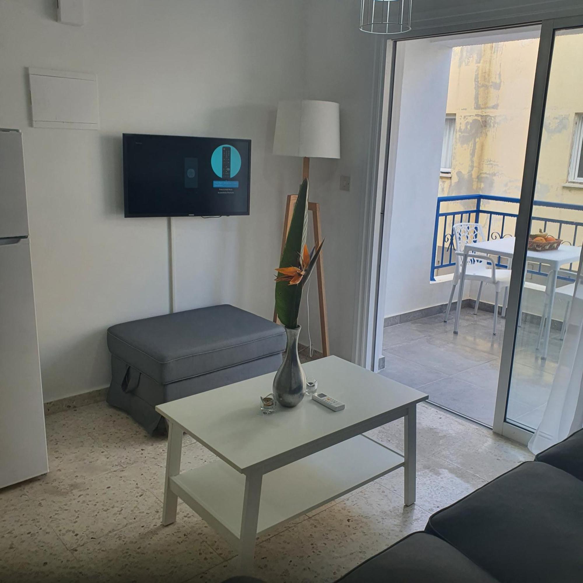 G&E Harbour Apartments Лачи Екстериор снимка
