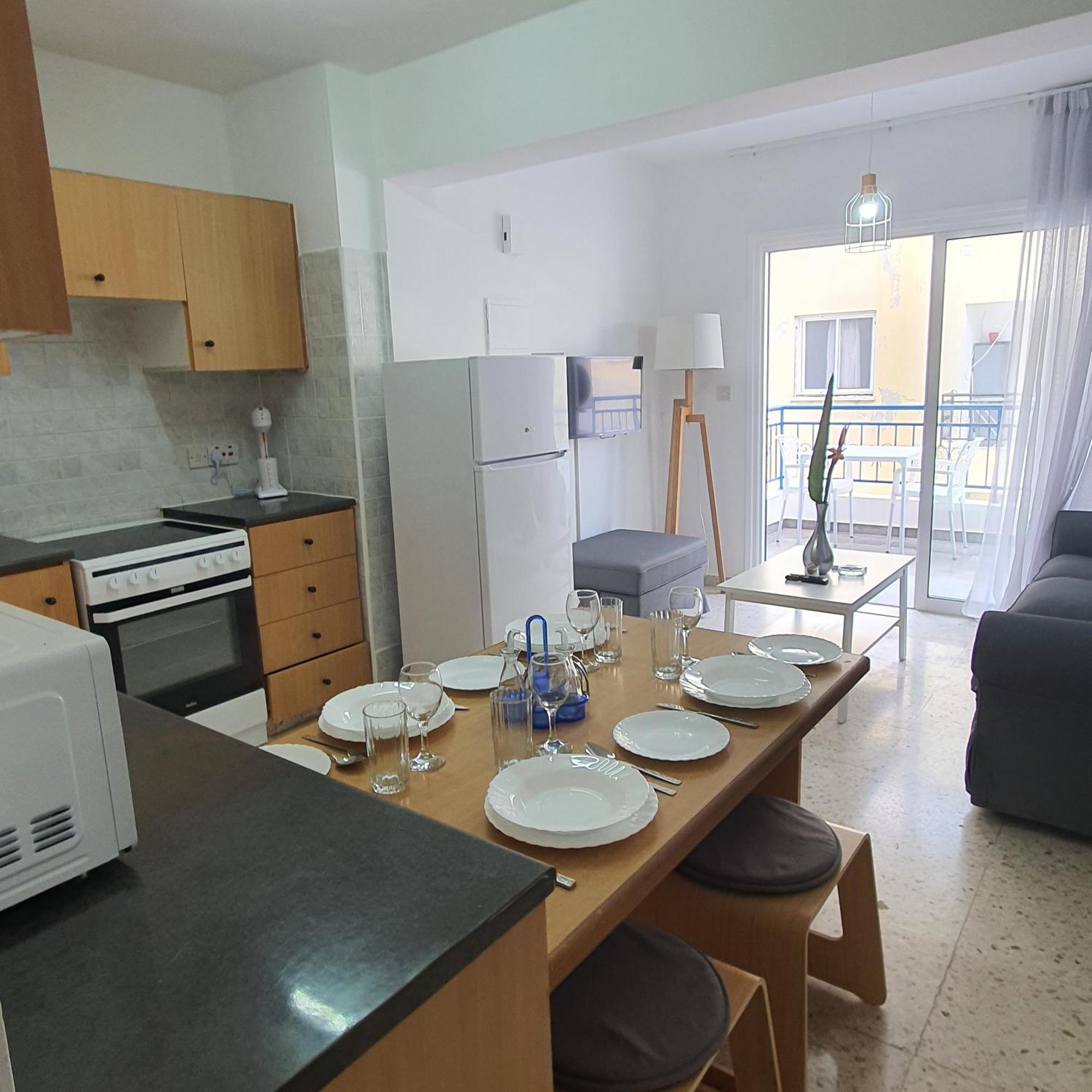 G&E Harbour Apartments Лачи Екстериор снимка