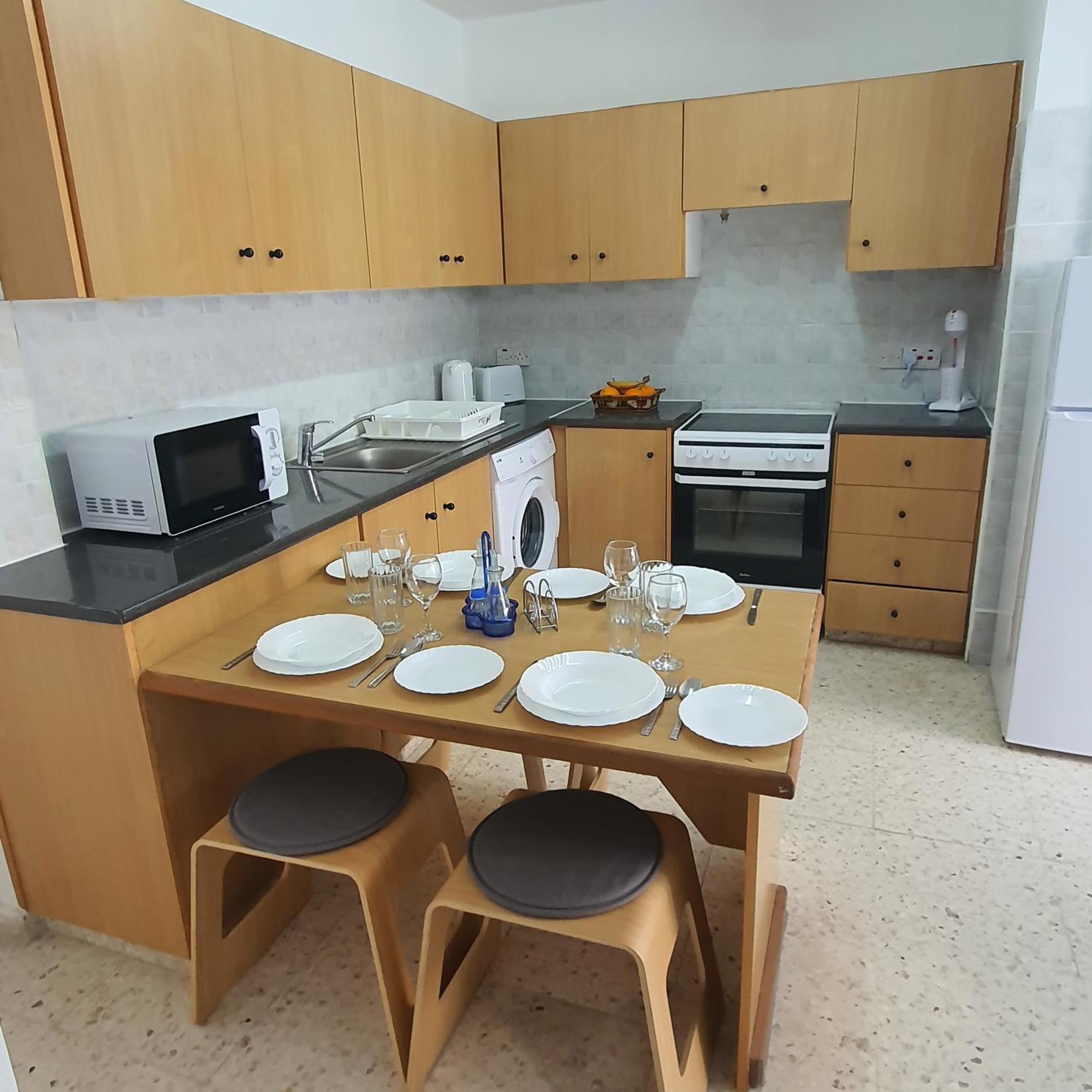 G&E Harbour Apartments Лачи Екстериор снимка